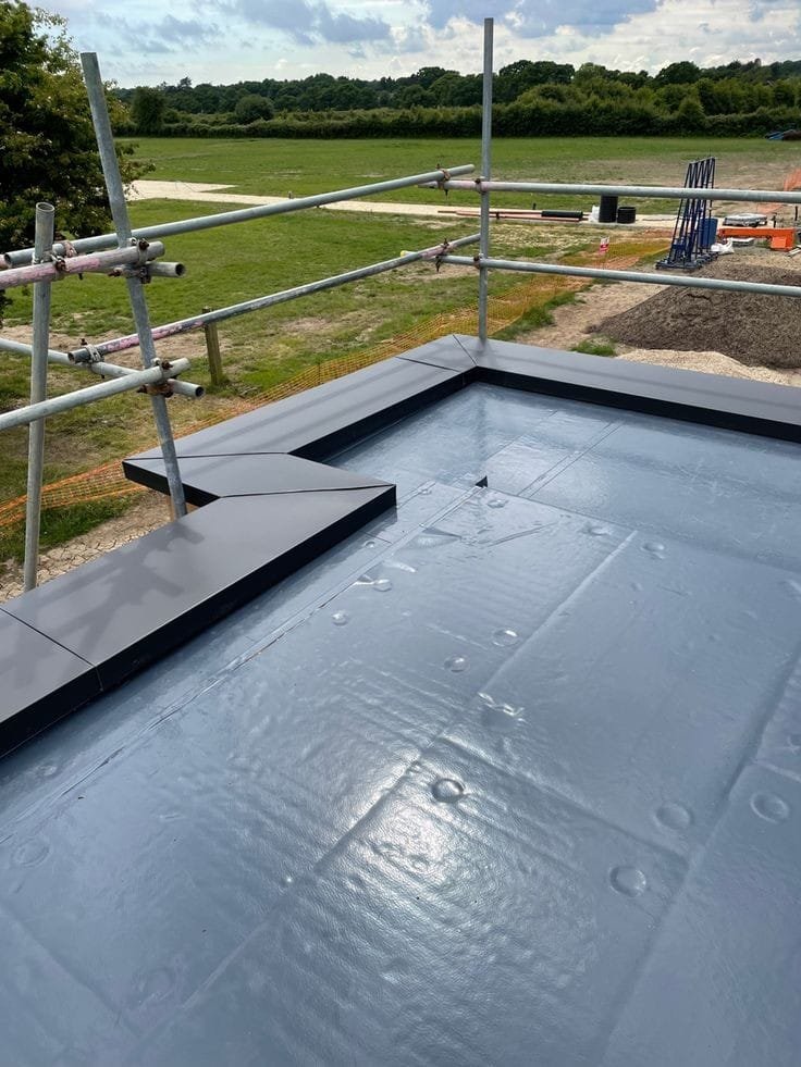 خطوات تركيب عوازل الأسطح في الخبر